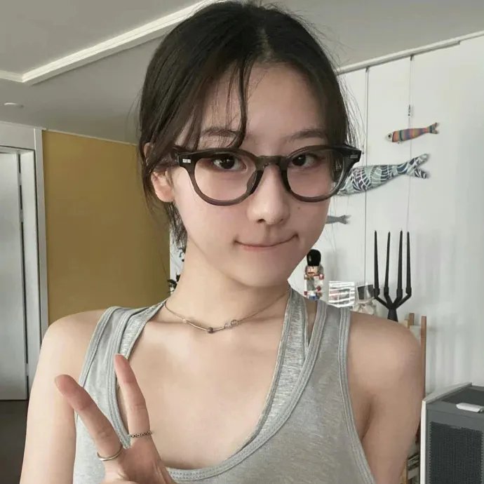 AI成人短剧画面示例 11：运镜与动势构图试验
